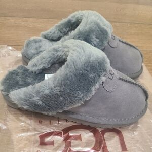 New UGG Women's Coquette Grey Slipper Size 8 -
